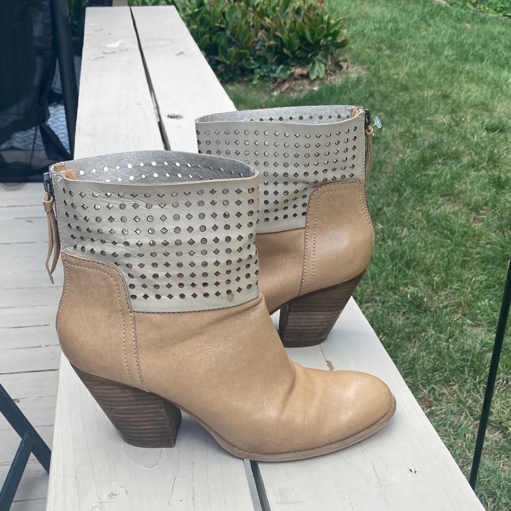Nine West Beige and Light Gray Ankle Booties